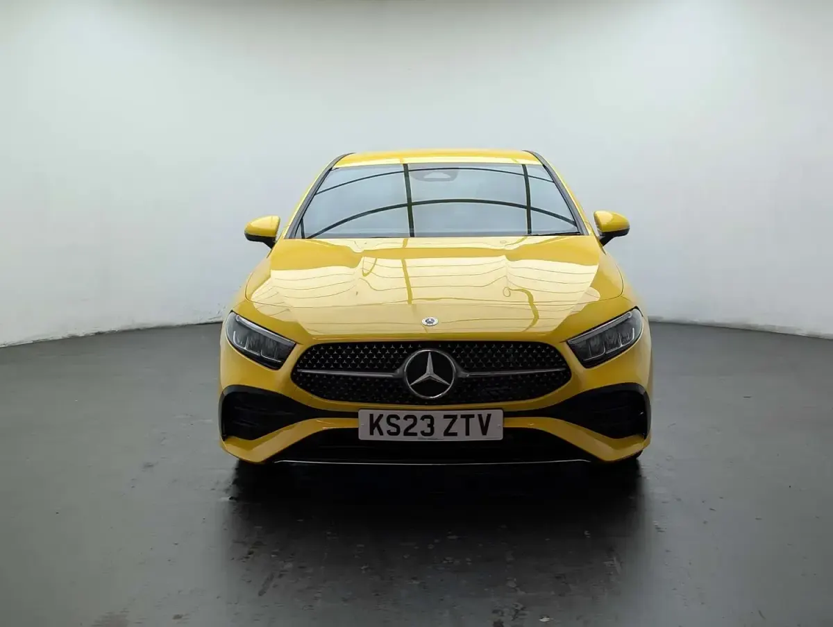 Used Mercedes A180 Executive 136 HP (100 kW) 2023 Yellow Hatchback