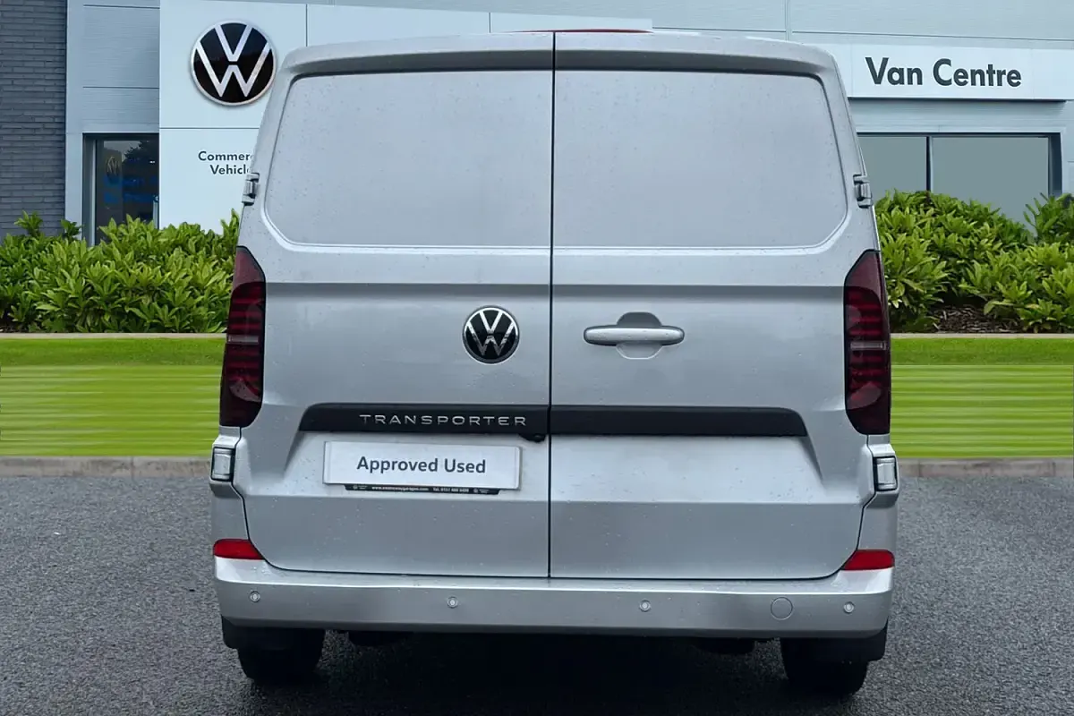 Begagnad VW Transporter Pro 2025 Grå Van