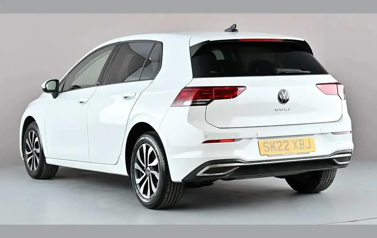 Used VW Golf VIII Active 147 HP (108 kW) 2022 White Hatchback