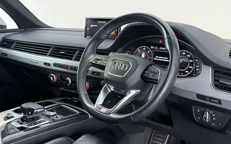 Used Audi Q7 S-Line 286 HP (210 kW) 2019 Silver SUV