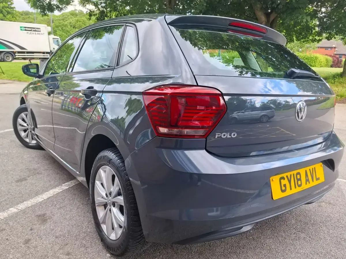Used VW Polo SE 65 HP (47 kW) 2018 Grey Hatchback