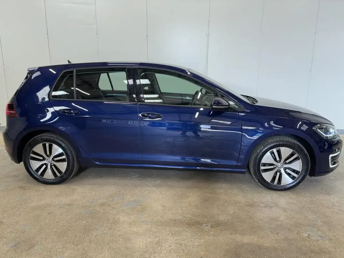 Used VW e-Golf 99 kW (135 HP) 2019 Blue Hatchback