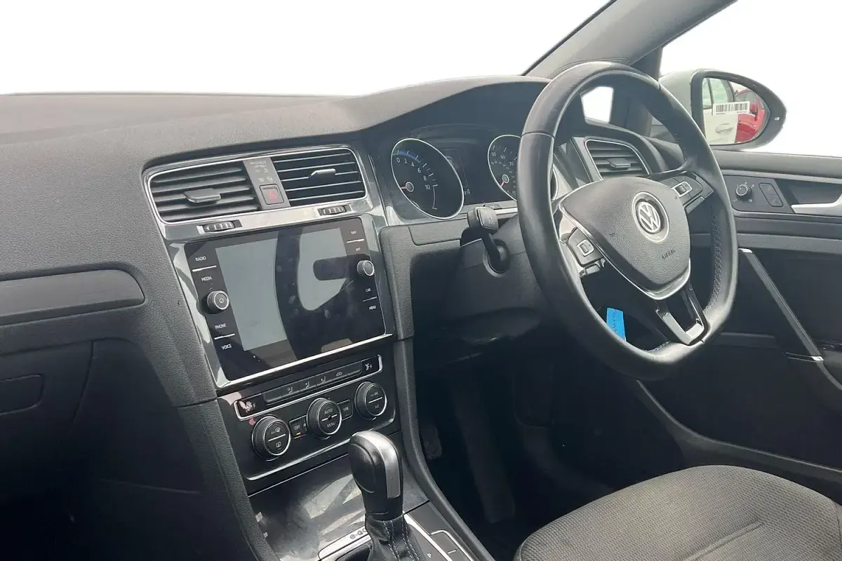 Used VW e-Golf 99 kW (135 HP) 2019 White Hatchback