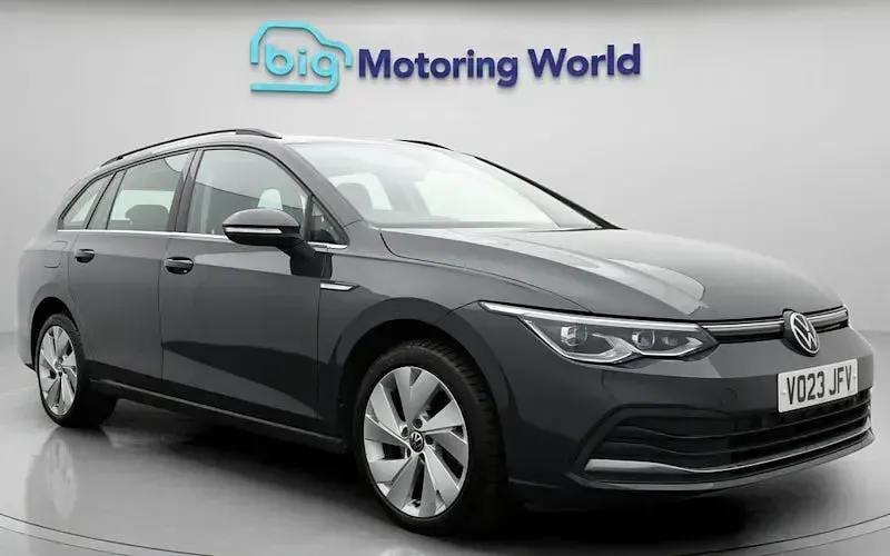 Used VW Golf VIII Style 116 HP (85 kW) 2023 Estate