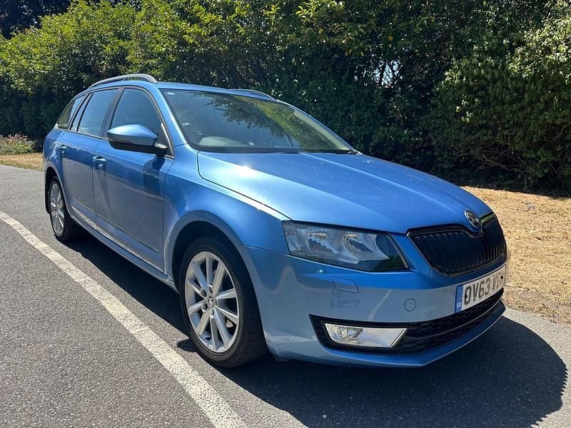 Blue Used 2013 Skoda Octavia Elegance Estate | £5,799 (A bit pricey) - Image 1/4