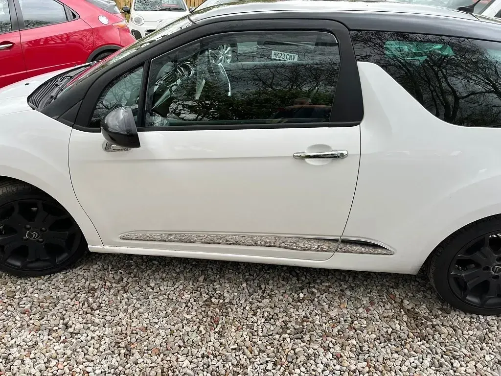 Usado Citroën DS3 110 HP (80 kW) 2012 Branco Citadino