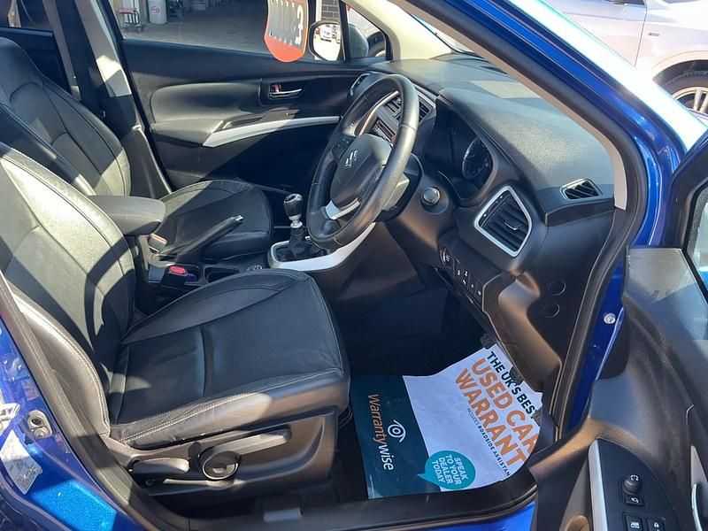 Used Suzuki SX4 SZ5 120 HP (88 kW) 2016 Blue Hatchback
