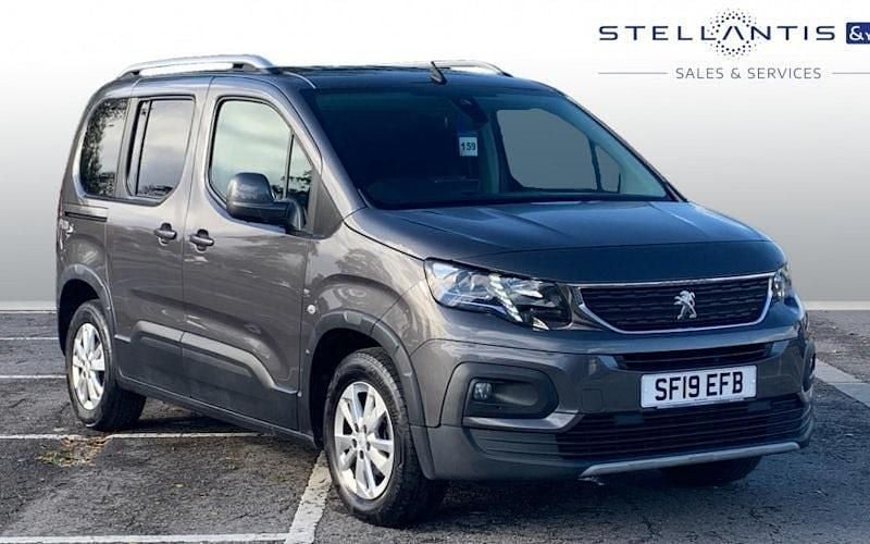 Used 2023 Peugeot Rifter Allure MPV | £10,850 (Super price) - Image 1/4