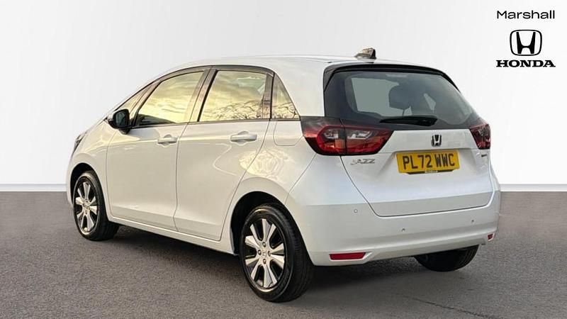 Used Honda Jazz Hybrid 109 HP (80 kW) 2022 White Hatchback