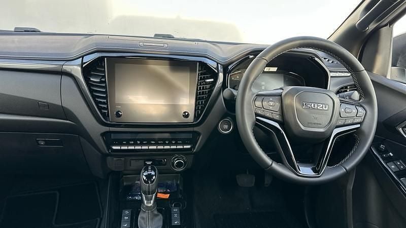 New Isuzu D-Max 164 HP (120 kW) 2025 Silver Pickup