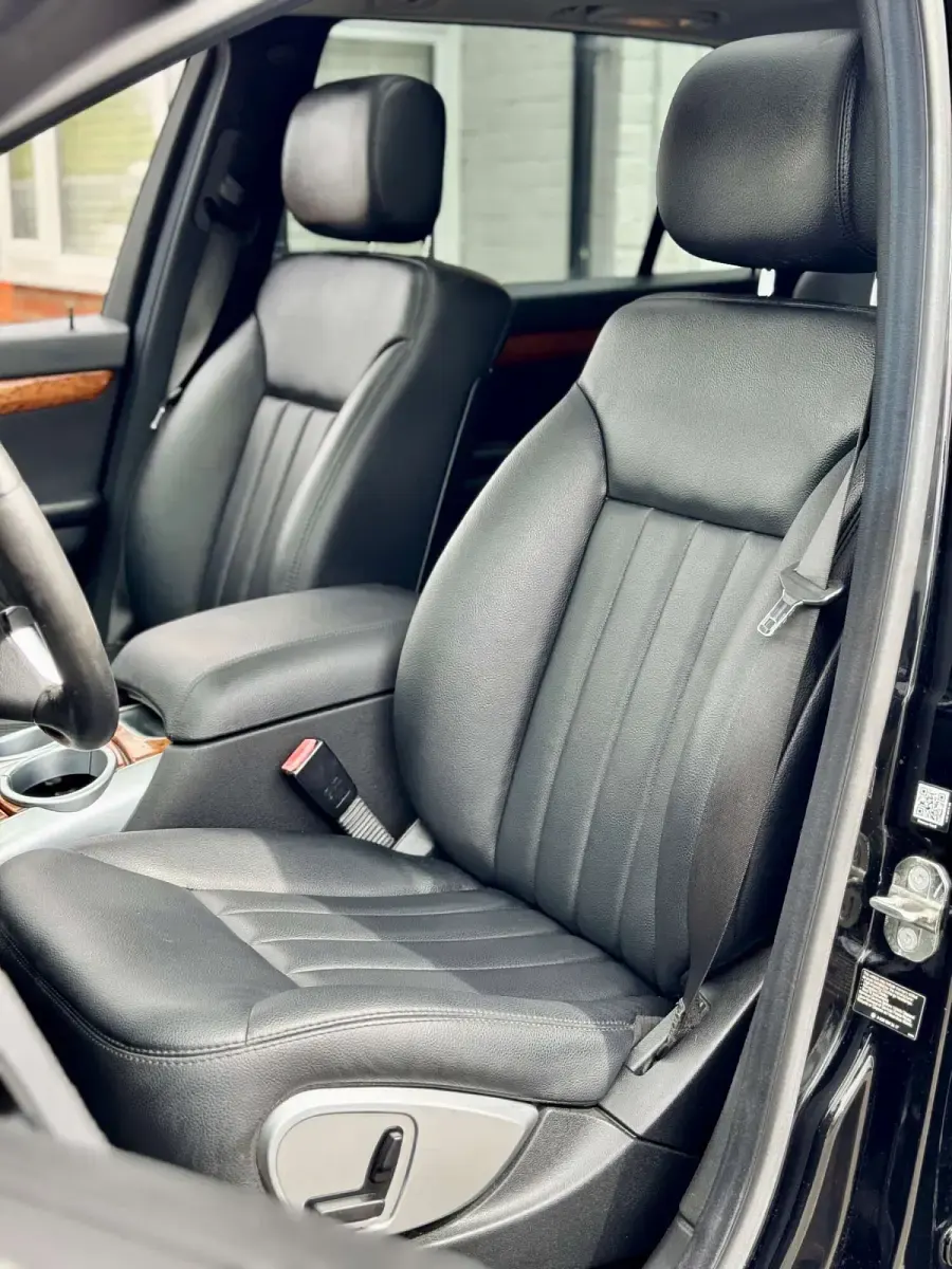 Used Mercedes R350 SE 272 HP (200 kW) 2007 Black Estate