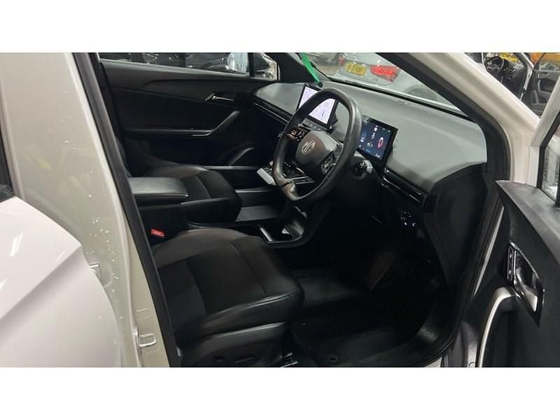 Used MG MG4 EV Trophy 319 kW (435 HP) 2023 White Hatchback