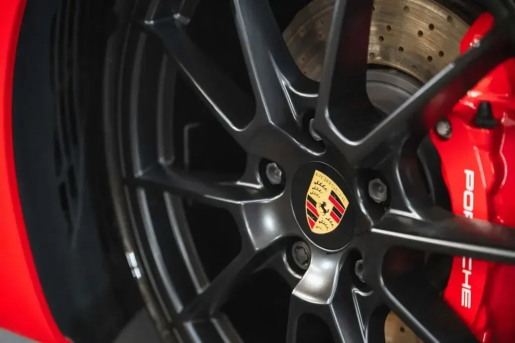 Used Porsche 718 Cayman 400 HP (294 kW) 2022 Red Coupe