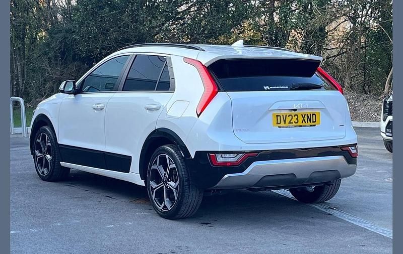 Used Kia Niro 180 HP (132 kW) 2023 White SUV