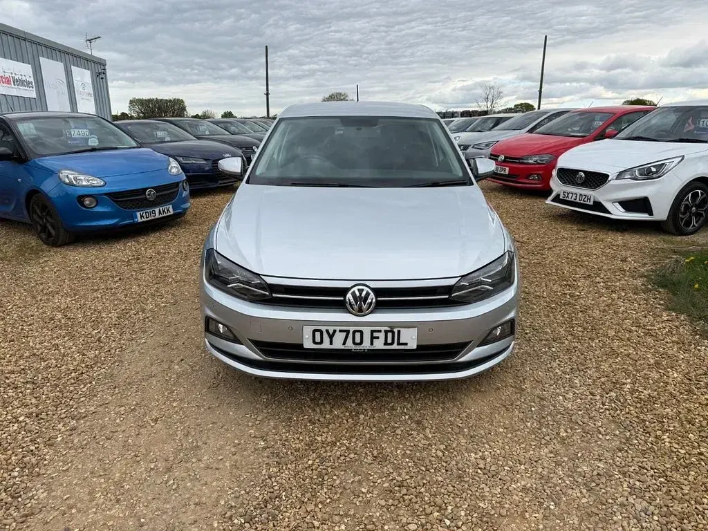 Usado VW Polo Match 95 HP (69 kW) 2020 Prateado Citadino