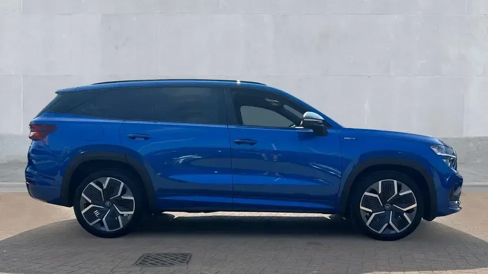 Used Skoda Kodiaq SportLine 150 HP (110 kW) 2025 Blue SUV