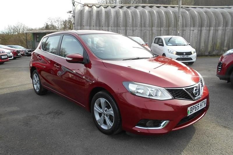 Used Nissan Pulsar Acenta 110 HP (80 kW) 2015 Red Hatchback