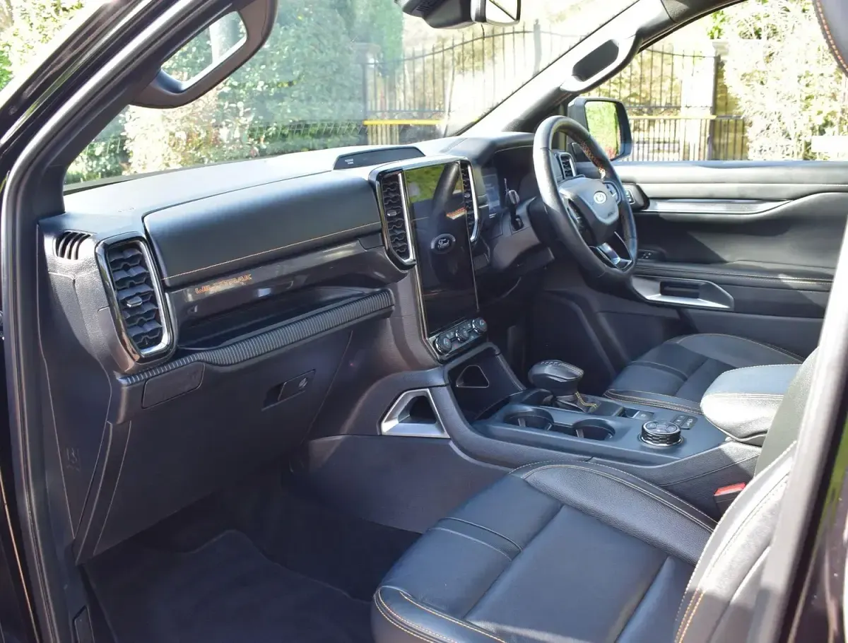 Käytetty Ford Ranger Wildtrack 202 HP (148 kW) 2024 Musta Nouto