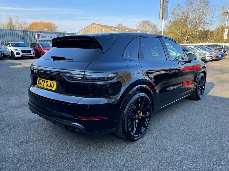 Usado Porsche Cayenne Turbo S 680 HP (500 kW) 2022 Preto SUV