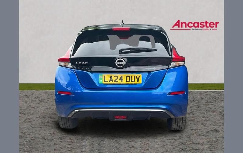 Occasion Nissan Leaf Tekna 110 kW (150 ch) 2024 Bleue Citadine