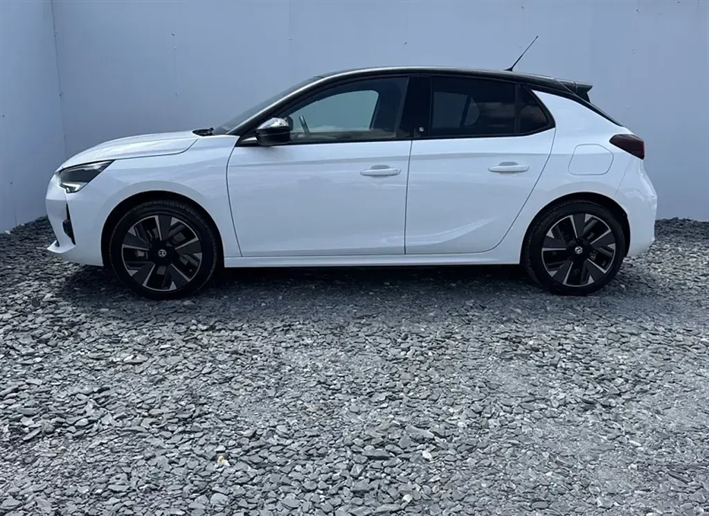 Used Vauxhall Corsa-e 100 kW (136 HP) 2023 White Hatchback