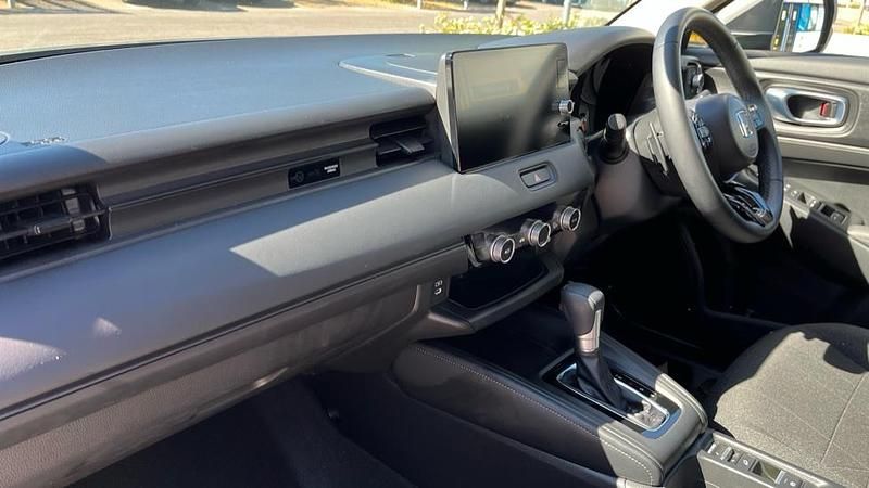 Używany Honda HR-V Elegance 131 KM (96 kW) 2025 Szary SUV