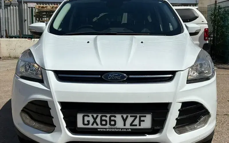 Used Ford Kuga Titanium 150 HP (110 kW) 2016 White SUV