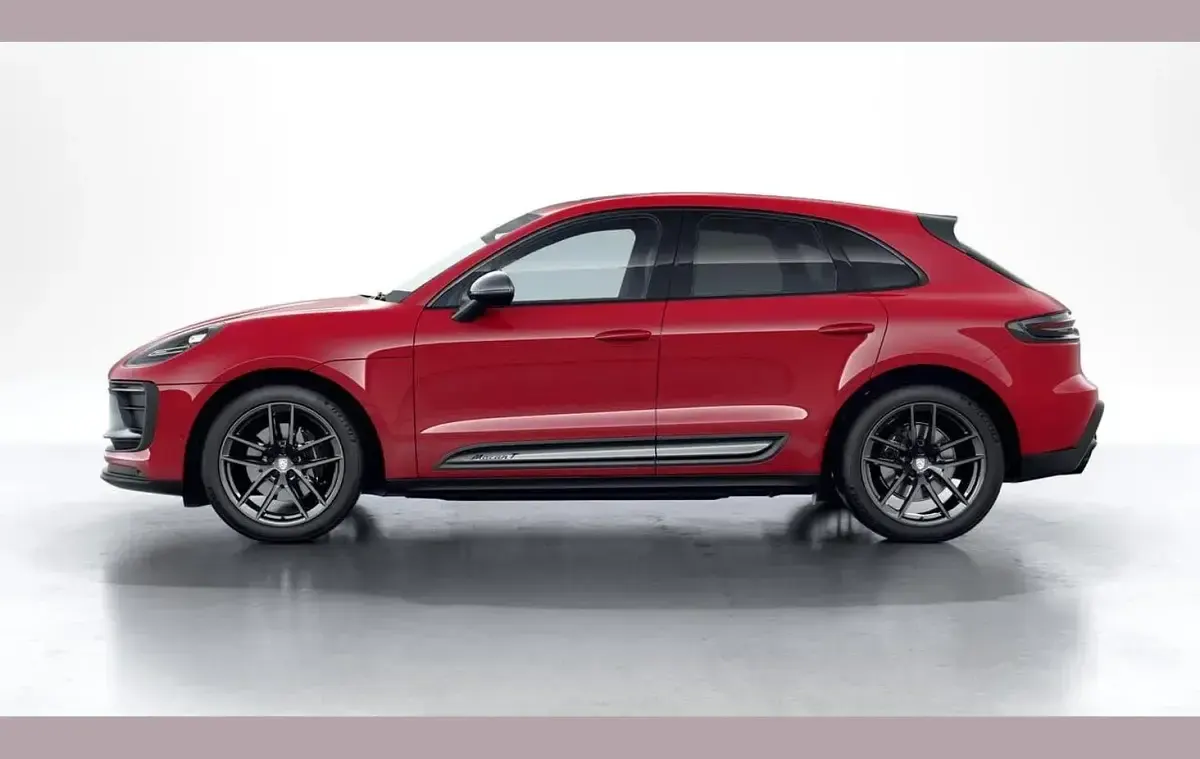 Used Porsche Macan 261 HP (191 kW) 2024 Red SUV