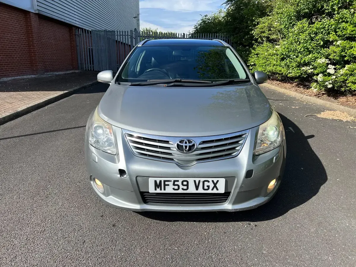 Used Toyota Avensis 150 HP (110 kW) 2009 Grey Estate