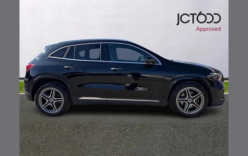 Used Mercedes GLA200 Executive 150 HP (110 kW) 2024 Black SUV