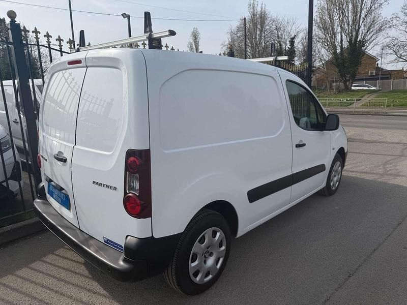 Used Peugeot Partner 2017 White