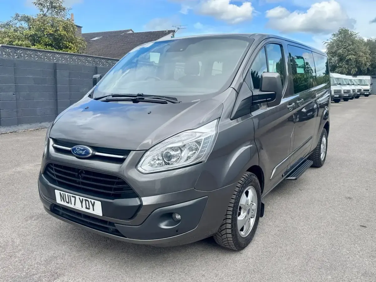 Used Ford Tourneo Titanium 130 HP (95 kW) 2017 Grey MPV