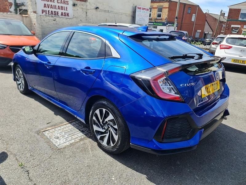 Used Honda Civic SE 2019 Blue Hatchback