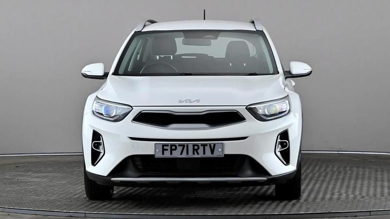 Used Kia Stonic 99 HP (72 kW) 2022 White SUV