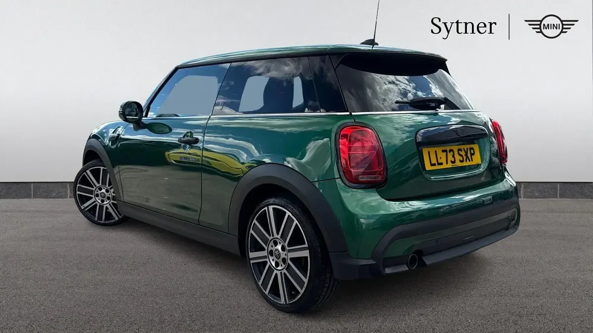 Used Mini Cooper Exclusive 134 HP (98 kW) 2024 Green Hatchback