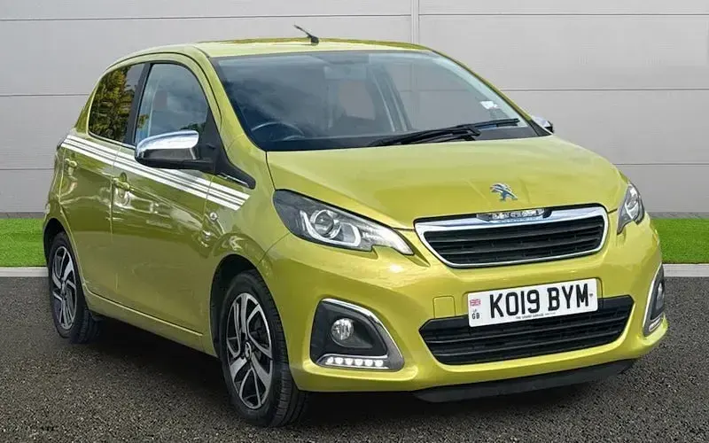 Second-hand Peugeot 108 Collection 72 CP (52 kW) 2022 Hatchback