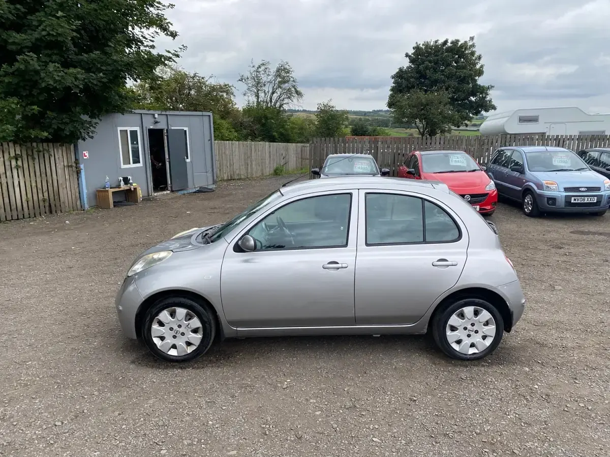 Used Nissan Micra SE 88 HP (64 kW) 2005 Silver Hatchback