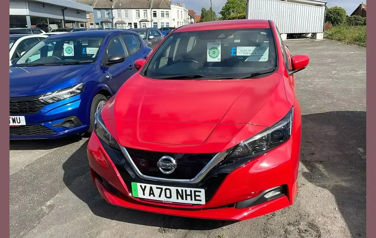 Used Nissan Leaf Acenta 110 kW (150 HP) 2020 Red Hatchback