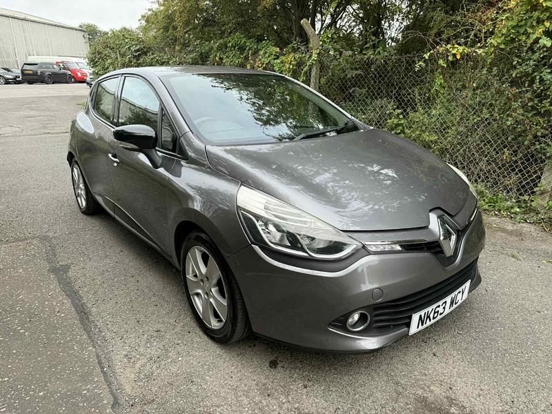 Grey Used 2013 Renault Clio IV Dynamique Hatchback | £2,395 (Good price) - Image 1/4