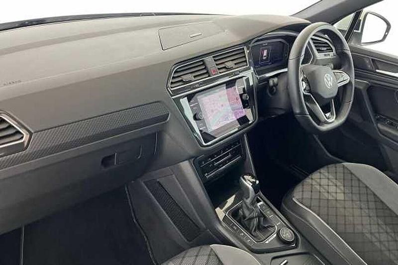 Used VW Tiguan R-line 150 HP (110 kW) 2022 Pure white SUV