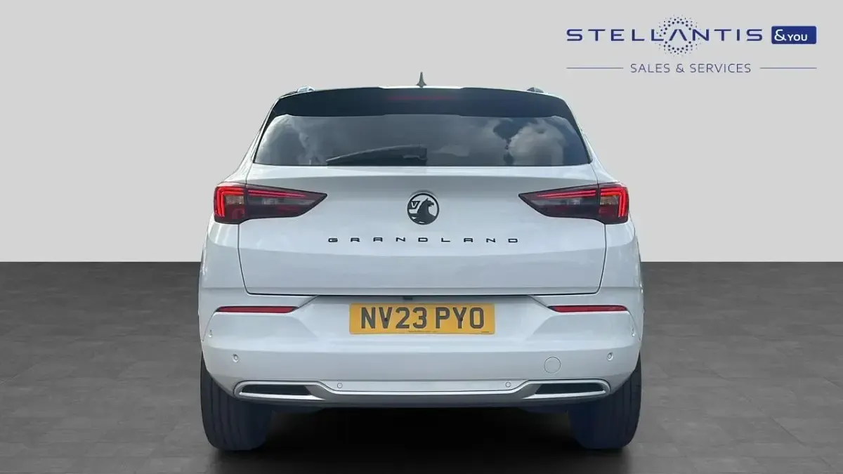Used Vauxhall Grandland X Ultimate 128 HP (94 kW) 2023 White SUV