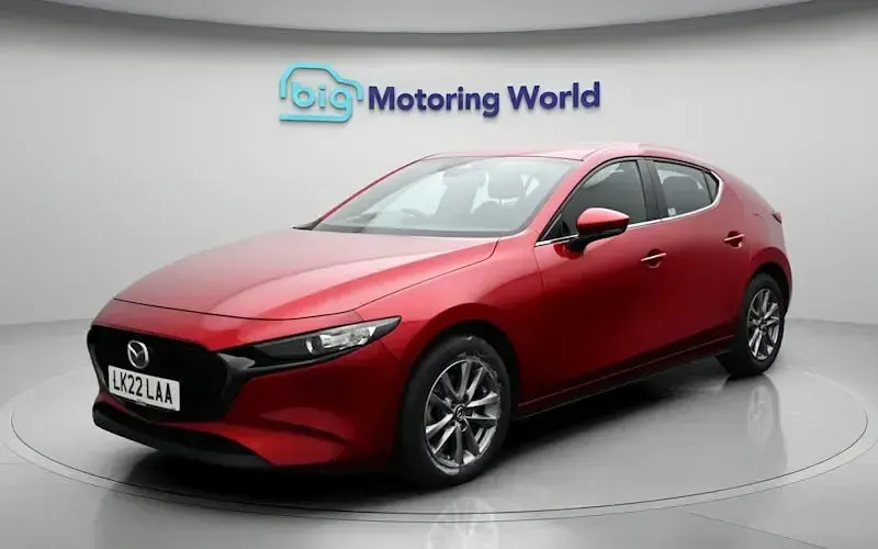 Używany Mazda 3 122 KM (89 kW) 2022 Czerwony Hatchback
