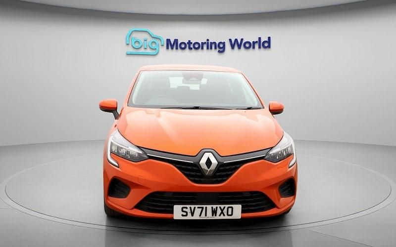 Used Renault Clio V Iconic 90 HP (66 kW) 2021 Orange Hatchback