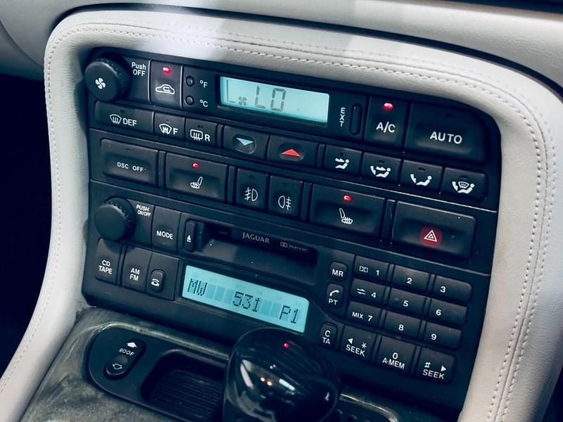 Used Jaguar XK 300 HP (220 kW) 2003 Black Cabriolet