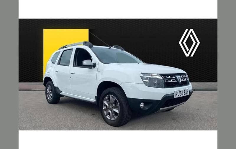 Used Dacia Duster Lauréate 110 HP (80 kW) 2016 White SUV