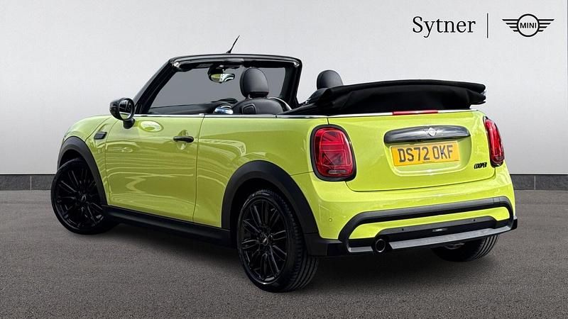 Used Mini Cooper Exclusive 134 HP (98 kW) 2022 Yellow Hatchback