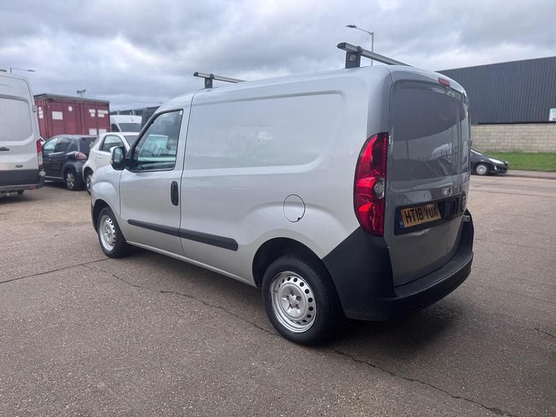 Used Vauxhall Combo 95 HP (69 kW) 2018 Silver MPV
