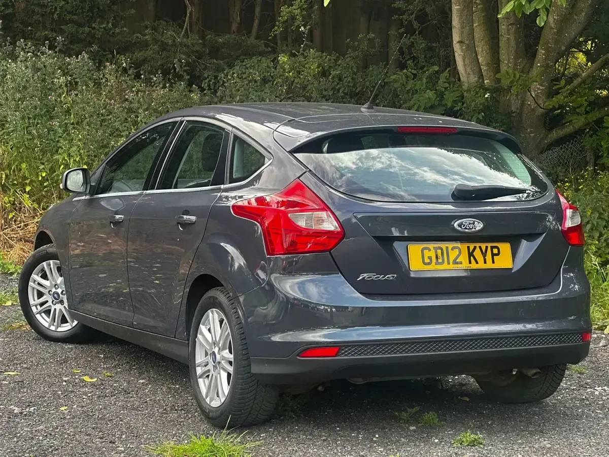 Used Ford Focus Titanium 125 HP (91 kW) 2012 Grey Hatchback