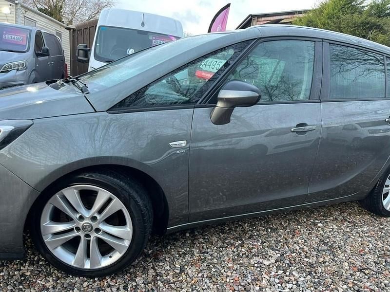 Used Vauxhall Zafira SRi 140 HP (102 kW) 2016 Grey MPV
