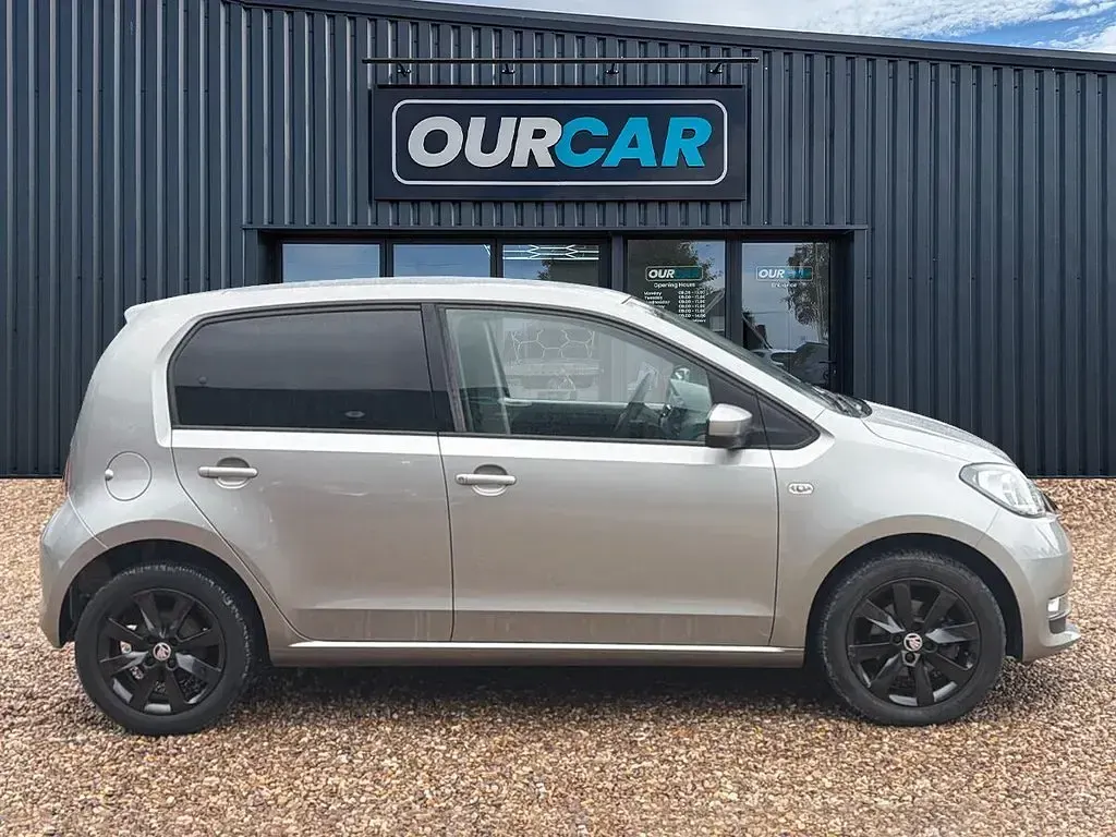 Used Skoda Citigo Colour Edition 60 HP (44 kW) 2018 Silver Hatchback